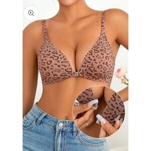 ChiCup Comfort Adj. Straps Deep V Front Close Leopard Wireless Bra 
NWT!!! Sz XL